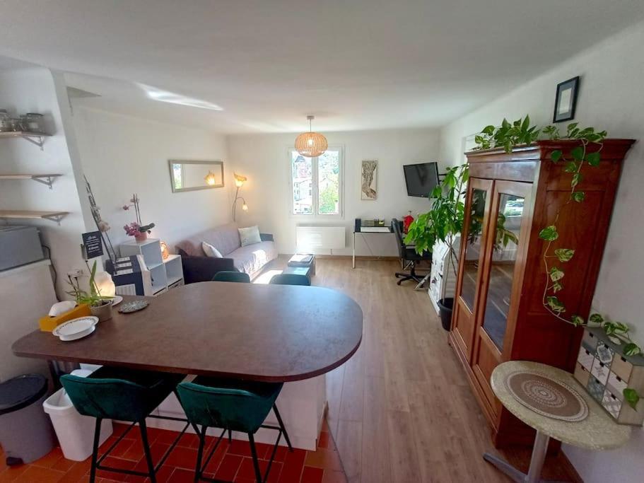 Maison 4 Pers Avec Jardin Au Pied Des Montagnes Ria Bagian luar foto