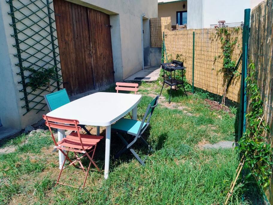 Maison 4 Pers Avec Jardin Au Pied Des Montagnes Ria Bagian luar foto